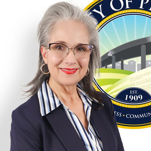 Itza Flores, City Commissioner