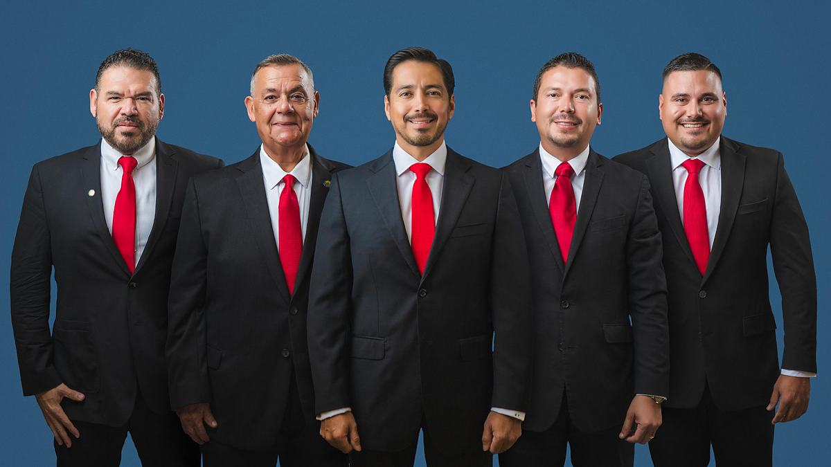 The mayor and the five members of the Rio Grande City Commission.